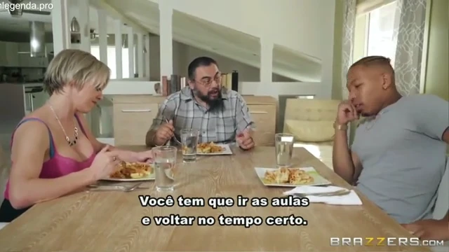 Aluno mete gostoso na esposa do professor