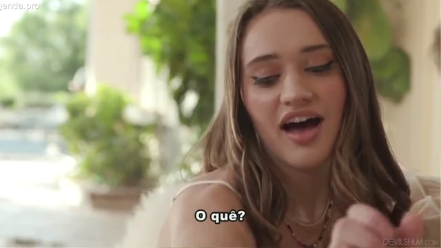 Babá dá pro patrão e goza com a rola no rabo!