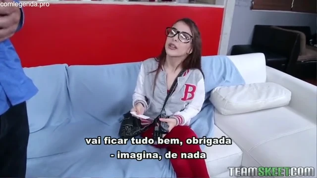 Comendo a buceta quente dessa branquela baixinha