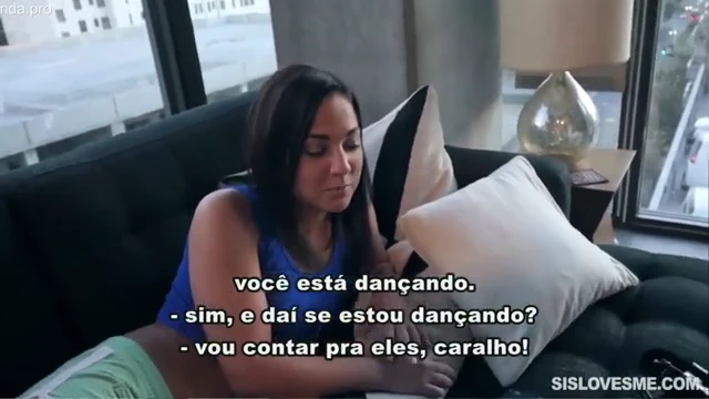 Dançando pelada para o safadão