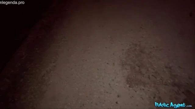 Enfiei com força na minha irmã para dar uma lição