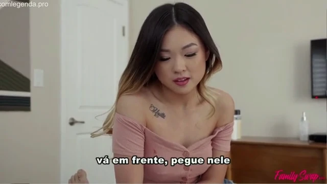 Filho sortudo fode as gostosas da casa em suruba