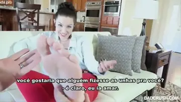 Flagrei meu padrasto cheirando minha calcinha e dei o troco na cama