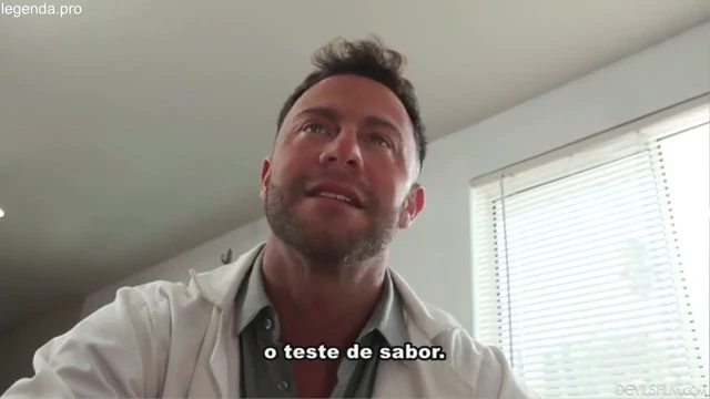 Ginecologista fode paciente na frente do marido corno