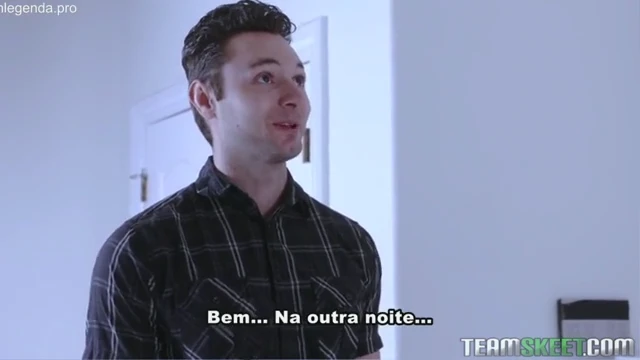Irmão mete na novinha e goza dentro dela