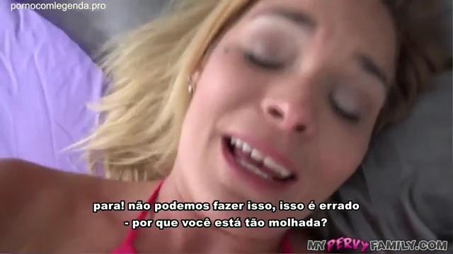 Madrasta implora: Enche minha buceta de porra, enteado!