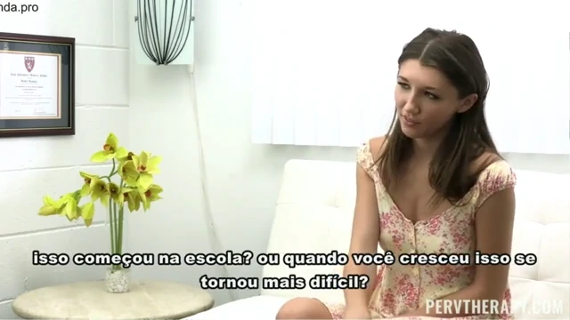 Médico fode novinha e aumenta a autoestima dela