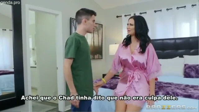 Metendo a pica na mãe do amigo sem dó