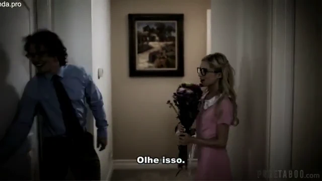 Novinha Perde a Virgindade Para Pagar Dívida