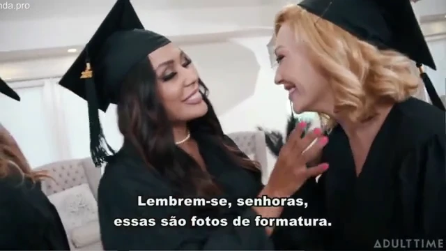 Novinhas Formandas Dão o Cu Para o Fotógrafo