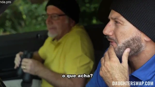 Novinhas se juntam e transam com muito tesão