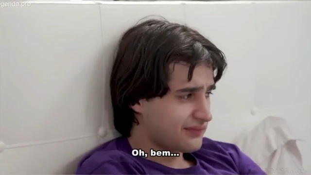 Novinho arregaça a madrasta e enche a buceta de porra