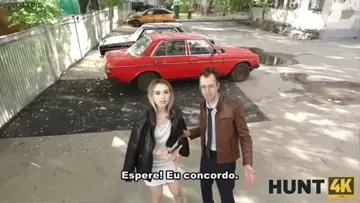 Ofereceu um carro pra branquela liberar o cuzinho apertado