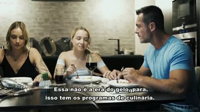 Pai Mete Gostoso na Amiga Safada da Filha