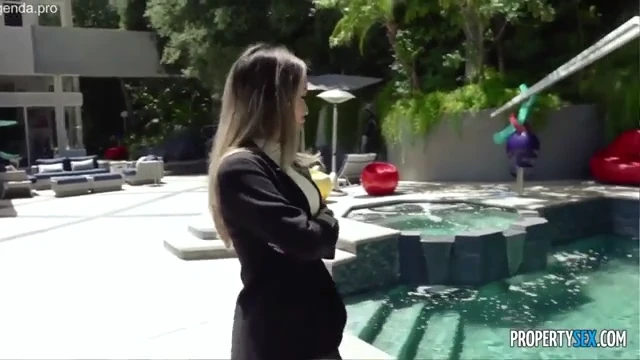 Puta faz cliente gozar gostoso pra caralho